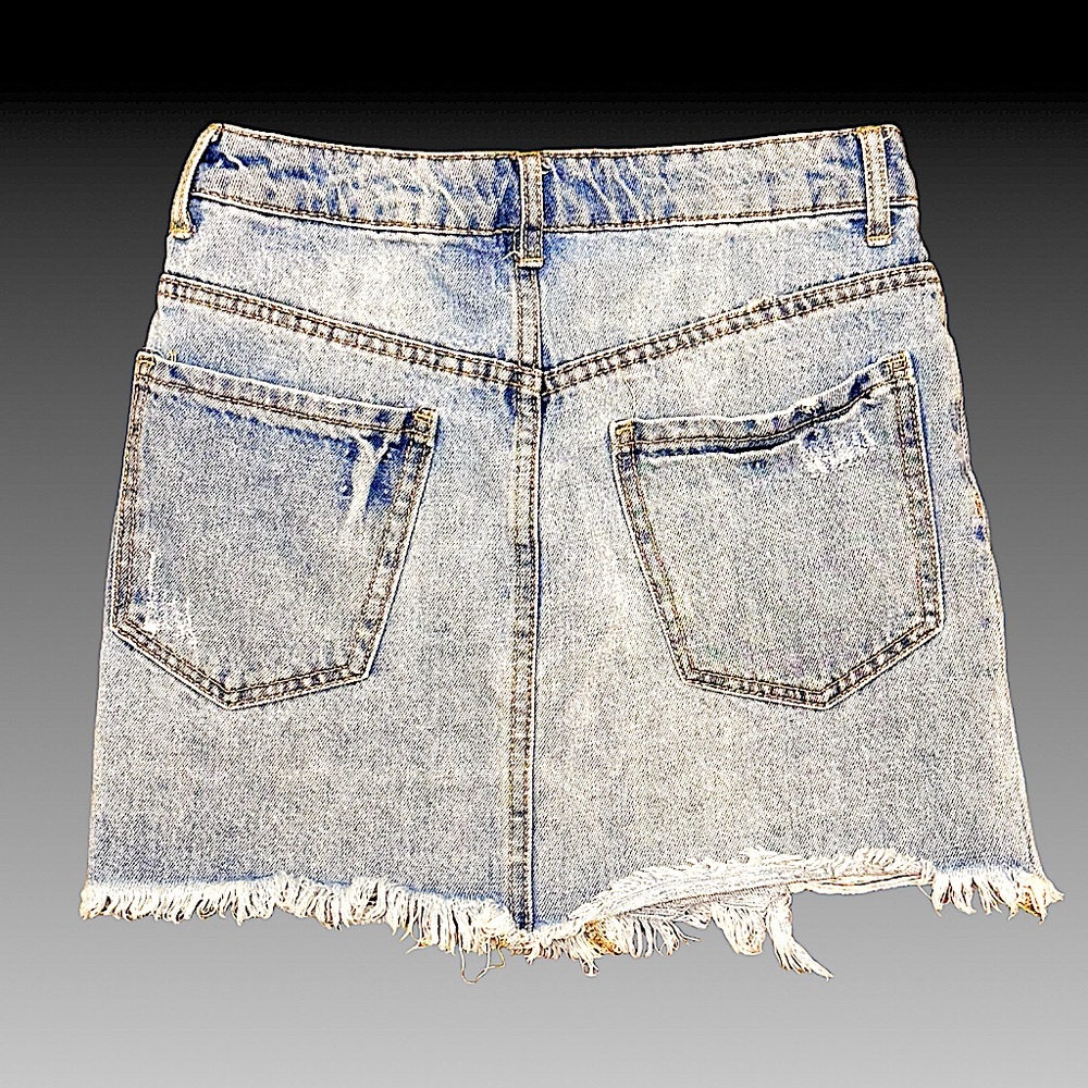 Forever 21 Distressed Denim Skirt‎ 24 - Picture 2 of 3